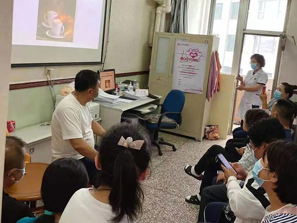 中心醫(yī)院有愛的畫面