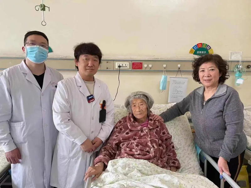小切口解決大問題 96歲高齡老人股骨粗隆間骨折多學(xué)科團(tuán)隊(duì)創(chuàng)造奇跡