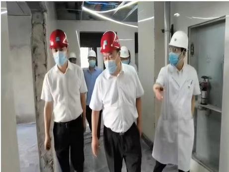 市委書記王德佳一行到錦州市中心醫(yī)院 調研重點?？平ㄔO和門急診大樓建設項目進展情況
