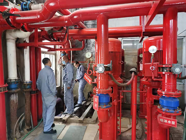 吃透中央精神 保持高度一致｜錦州市中心醫(yī)院機(jī)關(guān)后勤黨總支“四比四看爭先鋒 戰(zhàn)斗堡壘展風(fēng)采”活動進(jìn)行時(shí)