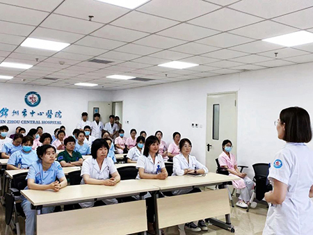 “醫(yī)路”前行守初心，“醫(yī)心”服務護健康 ——暨門診部第二期服務提升培訓會