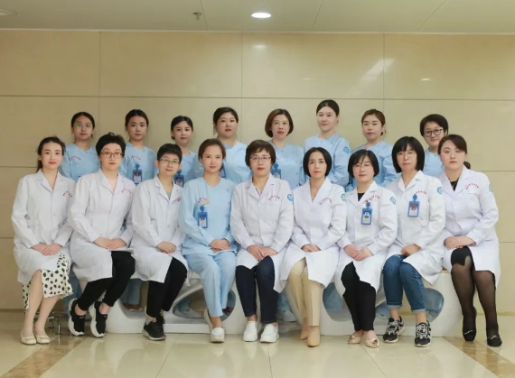 婦女節(jié)特輯 | 柔肩擔(dān)使命 白衣綻芳華——致敬錦州市中心醫(yī)院巾幗奮斗者