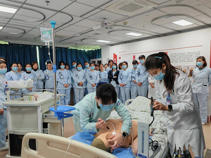 優(yōu)質(zhì)護理|夯實搶救能力 守護患者安全 內(nèi)科護理團隊開展心臟驟停應急演練